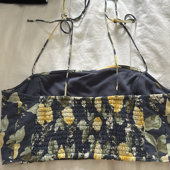 Lemon Print Cropped Top - Picture 3 of 4